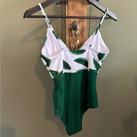 / Cupshe / Green & White Leaf Print / One piece Swimsuit - Picture 5 of 7